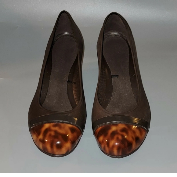 🆕Crocs | Brown Tortoise Cap Toe Slip On Wedge Heels Size 7 Womens Comfort Shoes - Picture 10 of 12